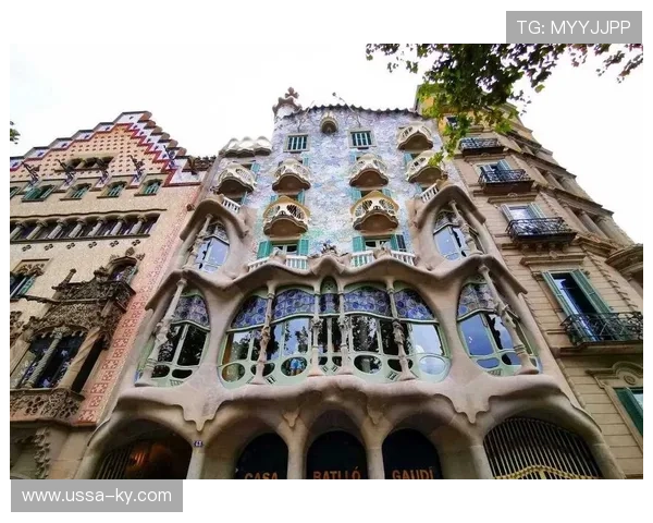 Barcelona深度漫游指南感受高迪建筑与地中海风情魅力